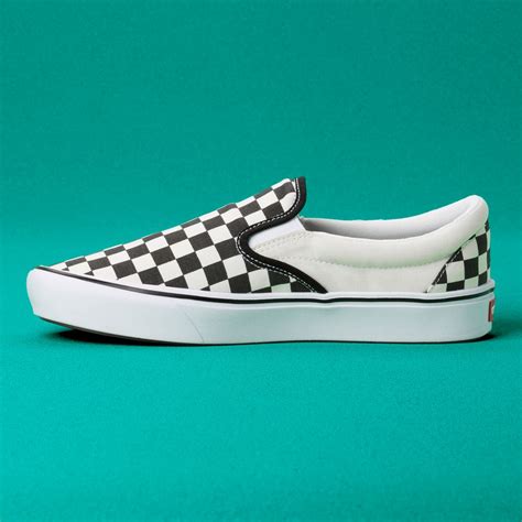 Compra Tenis Clásicos Blanco Hueso Comfycush Slip On Checkerboard En Vans Colombia Tienda