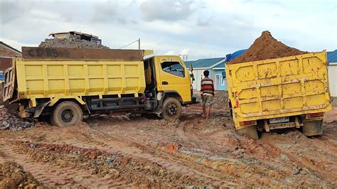 Truk Jomplang Mobil Truk Mitsubishi Canter Hdx Pengangkut Tanah Amblas