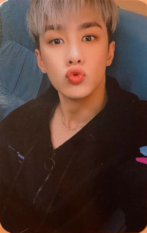 Kun Take Over The Moon Photocard