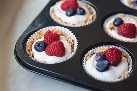 Granola Joghurt Cups Mit Beeren Lena Eats Veganer Foodblog