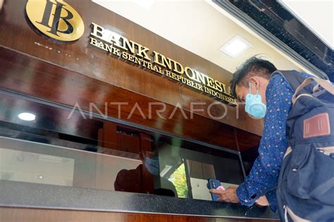 PENUKARAN UANG RUPIAH KERTAS TAHUN EMISI 2022 ANTARA Foto