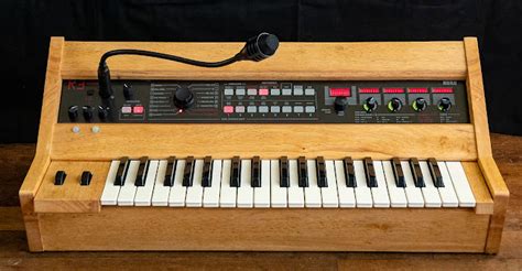 MATRIXSYNTH: Unique Korg R3 synthesizer in a custom wooden high quality case