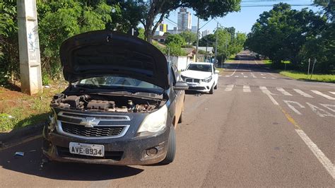 Mais uma colisão é registrada no cruzamento das Ruas Rio de Janeiro e