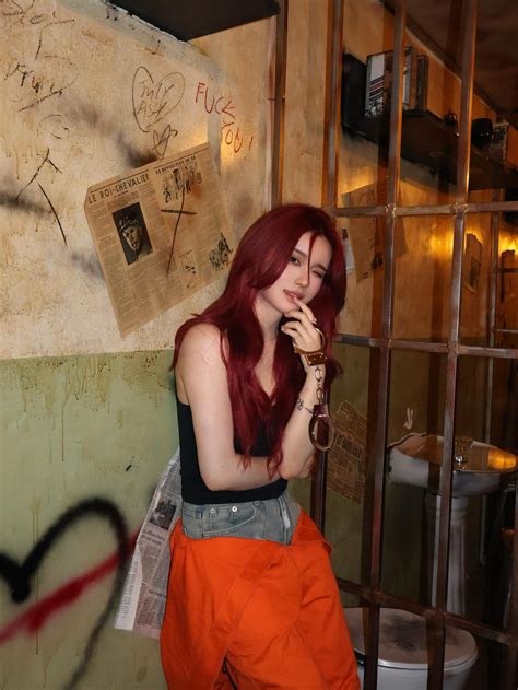 Angelina Zhang | Cosplaying my Webtoon self 🔥 (reference last video