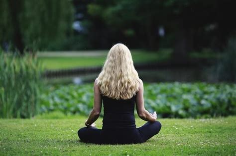 Mindfulness jak zacząć trening uważności Kompletny przewodnik