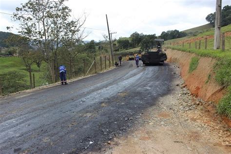 Pavimenta O Asf Ltica Em Mais Um Trecho Da Estrada Geral Rio Pinheiros