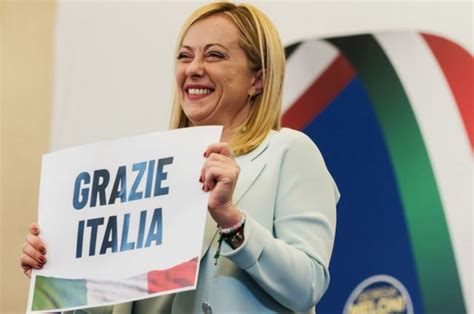 Giorgia Meloni Toma Posse Na It Lia Formando Um Governo De Direita