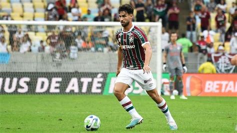 Volante Do Fluminense Martinelli Completa 150 Jogos Pela Equipe E