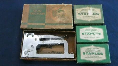 Duo Fast Stapler Gun Tacker Model Ct 850 And Three Boxes Of Df Staples