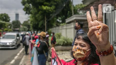 Militer Myanmar Kepung Kompleks Staf Kereta Api Yang Mogok Kerja