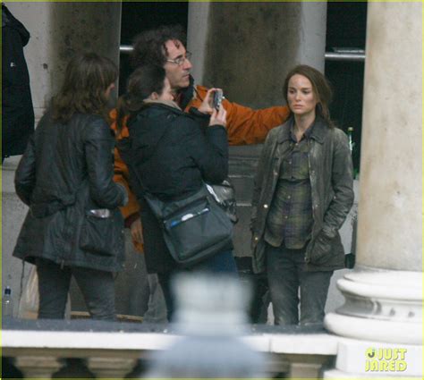 Natalie Portman Thor The Dark World Set Photo 2761902 Chris