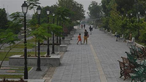 Renovated Marine Drive walkway to be opened - The Hindu