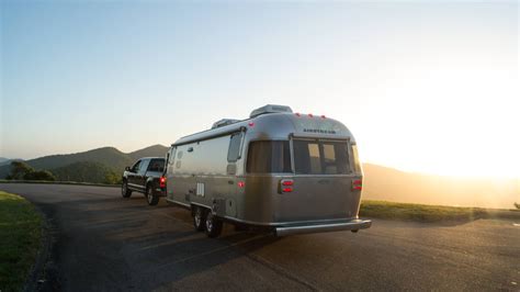 A Breakdown of the Airstream Flying Cloud - Getaway Couple