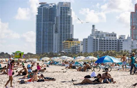 Photos Miami Beach Curfew Clears Out Ocean Drive During Peak Spring Break Weekend