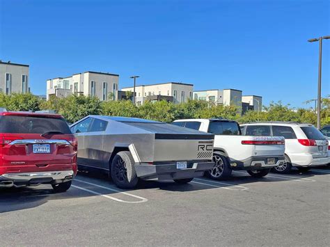 Rivian R1t Vs Cybertruck Factory Sale | cityofclovis.org