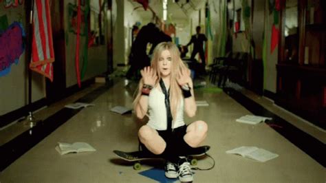 Avril Lavigne Skate GIFs Tenor