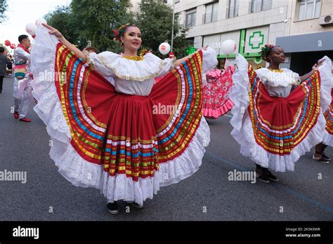 Festival De La Hipanidad Fotografías E Imágenes De Alta Resolución Alamy