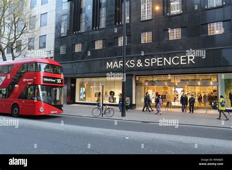 Marks & spencer oxford street hi-res stock photography and images - Alamy