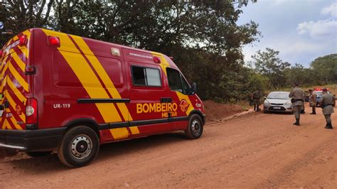 HOMEM É ENCONTRADO MORTO DENTRO DE VEÍCULO EM ESTRADA VICINAL DE