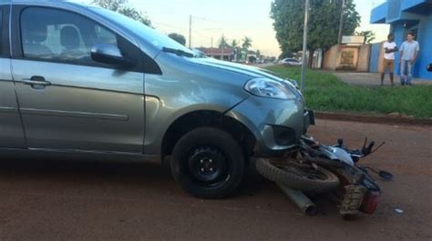 Moto Fica Presa Embaixo De Carro Ap S Colis O Em S O Francisco Do