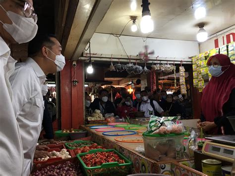 Sidak Ke Pasar Mendag Harga Barang Pokok Stabil Dan Jumlah Tercukupi