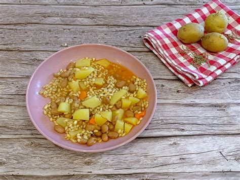 MINESTRA DI ORZO PATATE E FAGIOLI Ricette Facili Felici