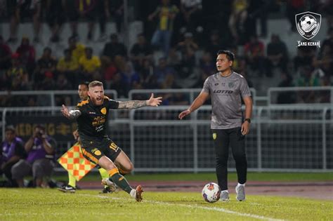 Memang Mengecewakan Jeneral Tengah Sang Kenari Ulas Gol Ofsaid