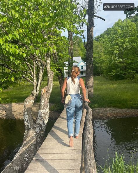 HANNAH KEPPLE Feet - AZNudeFeet