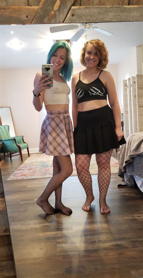 Hot Friends Scrolller