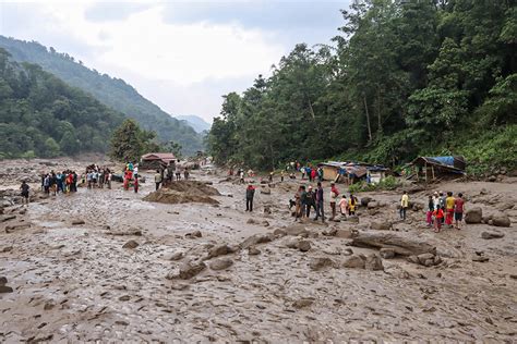 Alluvioni E Frane Per I Monsoni In Nepal Decine Tra Morti E Dispersi