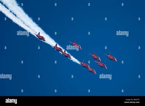 Red arrow formation hi-res stock photography and images - Alamy