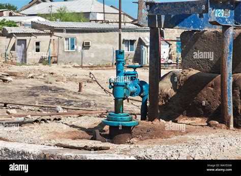 The oil rig in Azerbaijan, Caspian sea Stock Photo - Alamy