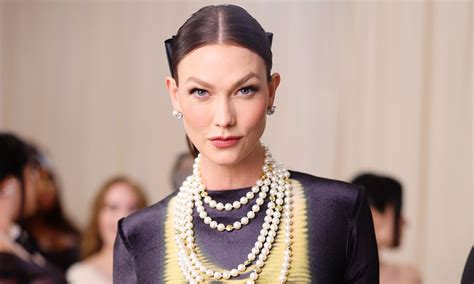 Karlie Kloss Anuncia Su Segundo Embarazo En La Gala Met