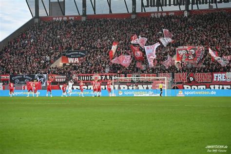 Fotos Galerie Heimfans Rot Weiss Essen Sv Waldhof Mannheim