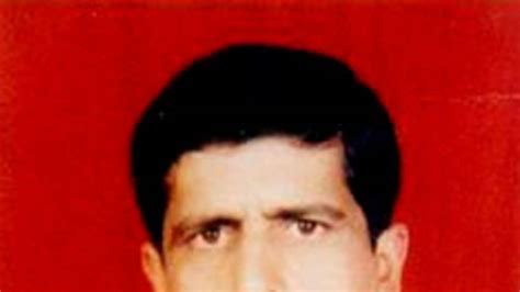 Tariq Rasheed Photos | Image Gallery and Match Pictures