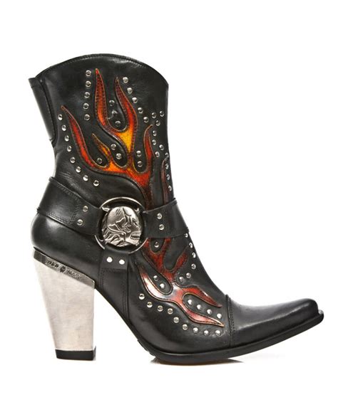 Botines Newrock Negro Y Rojos En Cuero De Estillo Rockero M 7919 C10