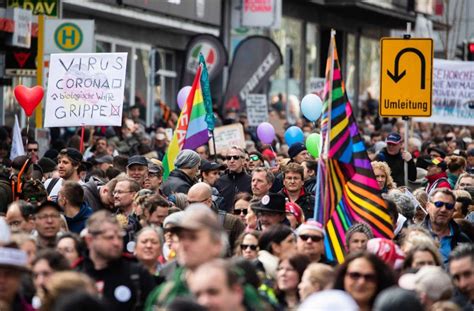 Nach Corona Demo In Stuttgart Mal Verboten Mal Nicht Wo Querdenker