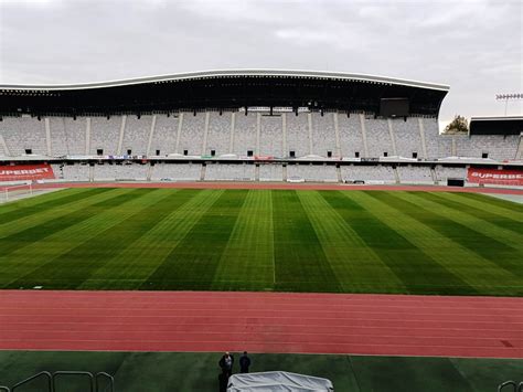 Cine stică gazonul pe Cluj Arena unde are loc Untold trebuie să l schimbe