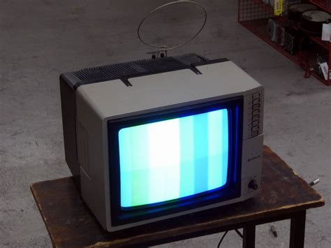 Practical Portable S Hitachi Colour Crt Tv For Small Bedroom Or