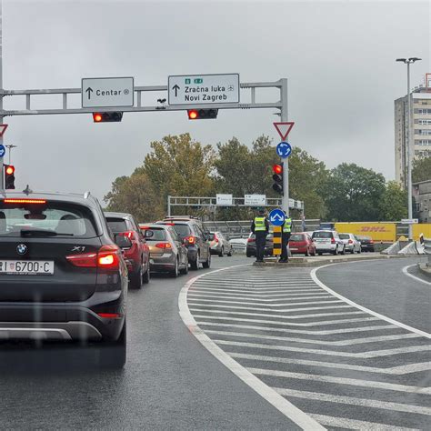 Prometni Kaos Na Remetine Kom Rotoru U Zagrebu Pogledajte Snimku