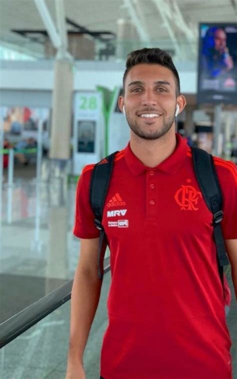 Lembra dele Ex jogador do Flamengo é baleado após confusão em boate