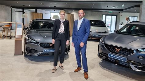 Auto Service PIA eröffnet neues Autohaus in München Markenerlebnis