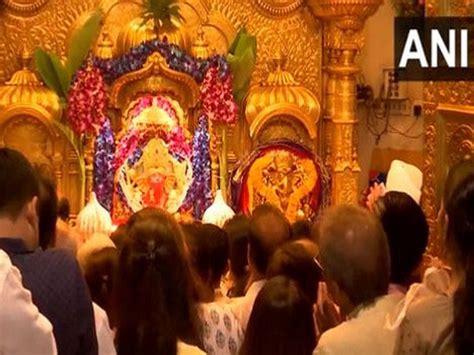 ‘Aarti’ performed at Mumbai’s Siddhivinayak Temple on Ganesh Chaturthi ...