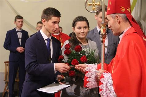 Termin Sakramentu Bierzmowania dla młodzieży klas VIII Parafia