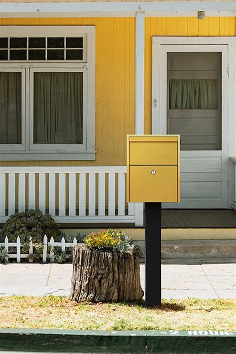 Post Mount Locking Mailbox | Large | adoorn