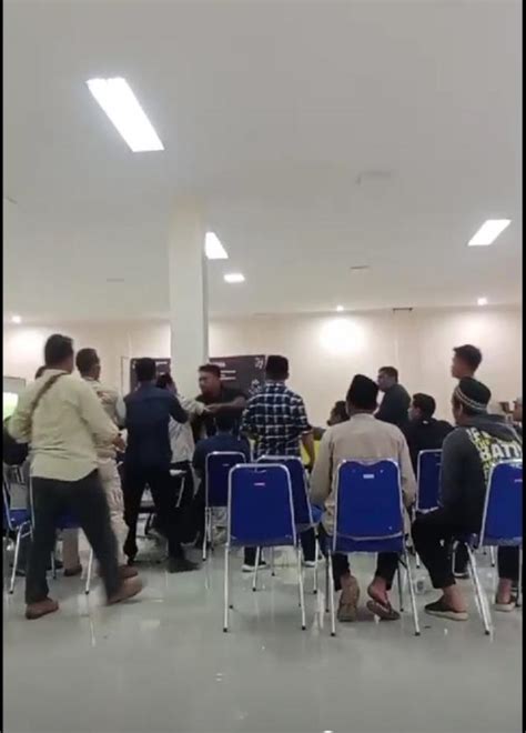 Arogansi Ketua Panwascam Cinangka Adu Fisik Dan Buat Keributan Saat