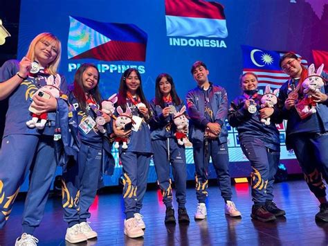 Sibol Womens Team Wrests Sea Games Silver Pubg Mobile Squad Tops