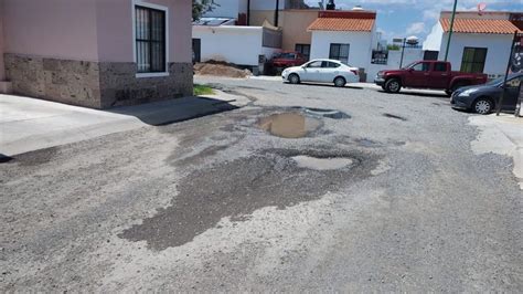 En Fraccionamiento Pueblito Lindo De Irapuato Viven Entre Aguas Negras