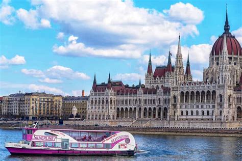 Budapest: Sightseeing Cruise with Pizza and Unlimited Beer | GetYourGuide