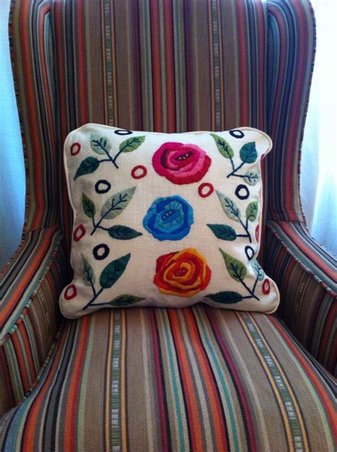 Cojín de lino bordado Throw pillows Pillows Embroidery